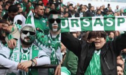 Bursaspor taraftarı Eskişehir'de takımlarını yalnız bırakmadı