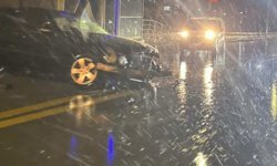 Eskişehir yolunda yağışlı hava kazayı beraberinde getirdi