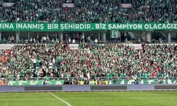 Eskişehir'de oynanan Ankara Demirspor - Bursaspor maçında tribünde kavga çıktı