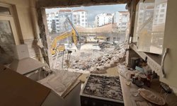 Eskişehir’de yıkım çalışmasında bir dairenin mutfağı zarar gördü: “Su boruları patladı”