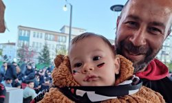 Yüzü boyalı minik taraftar ilgi odağı oldu