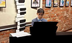 "Fikirlerin Okyanusu" resim sergisi sanatseverlerle buluştu