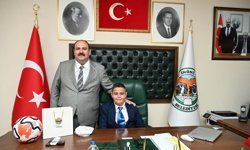İnönü Belediyesi'nde başkanlık koltuğuna minik Efe oturdu