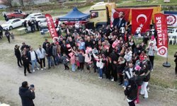 Karatepe’de 23 Nisan coşkusu uçurtmalarla gökyüzüne taşındı