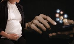 Meclis'ten geçti: Doğum izni uzatılıyor, sosyal medyaya yaş sınırı geliyor