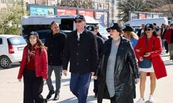 Başkan Kurt ve belediye personeli işe yürüyerek gitti