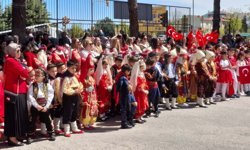 Eskişehir Şeker İlkokulu'nda 23 Nisan büyük bir coşkuyla kutlandı