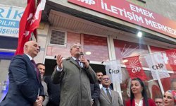 CHP yeni üyelerine rozet taktı: "Halkın iktidarını kurmaya var mısınız?"