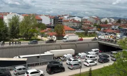 Eskişehir'de zincirleme kaza! 2 tır 1 otomobil çarpıştı