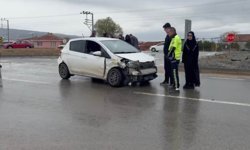Eskişehir'de kaygan zemin kazaya sebep oldu: 10 yaşındaki çocuk yaralandı