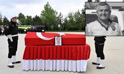 Eskişehir'de geçirdiği rahatsızlık sonucu hayatını kaybeden polis memuru son yolculuğuna uğurlandı