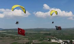 Eskişehir'de pilotlardan 19 Mayıs’ta gökyüzünde anlamlı kutlama