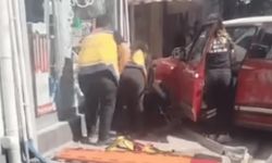 Eskişehir'de otomobil kaldırımda yürüyen yayayı altına aldı: Genç kadın olay yerinde hayatını kaybetti