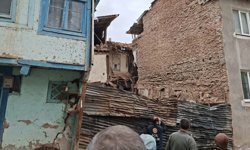 85 yaşındaki kadının evi üzerine çöktü