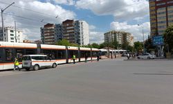 Eskişehir’de tramvaylar durdu, vatandaş yürümek zorunda kaldı