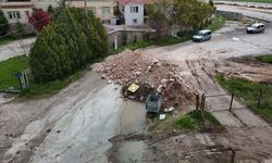 Eskişehir'de yol krizi büyüyor! Köye giriş kapatıldı: Vatandaş isyan etti