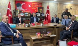 Bakan Bayraktar Eskişehir’de MHP İl Başkanlığını ziyaret etti