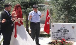 Eskişehirli damat en mutlu gününde de şehit amcasını unutmadı