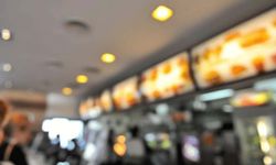 Eskişehir'de şubeleri olan ünlü restoran zincirinde hijyen skandalı: Siparişinden bakın ne çıktı!