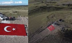 Eskişehir'de gençler 450 rakımlı tepeye dev Türk Bayrağı yaptı