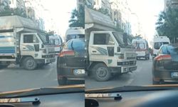 Eskişehir’de motokurye ve kamyonet çarpıştı: Kurye yaralandı
