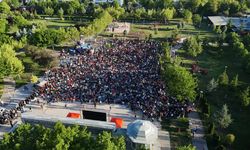 Eskişehirliler 24 yıl sonra millilerin Dünya Kupası coşkusunu dev ekranda yaşadı