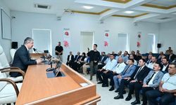 Vali Yılmaz muhtarlarla buluştu: "Vatandaşlarımıza hizmet etmek için bulunuyoruz"