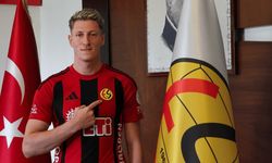 Eskişehirspor'un 1.92'lik yeni stoperi imzayı attı