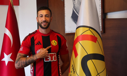 Eskişehirspor'un yeni golcüsü imzayı attı