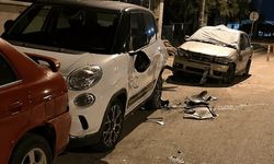 Eskişehir'de park halindeki araçları hurdaya çevirdi: Arkasına bakmadan kaçtı