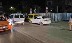 Eskişehir'de minibüs sürücüsü para sayarken kaza yaptı: 1'i çocuk 2 yaralı