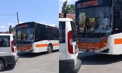 Eskişehir'de belediye otobüsü ile hafif ticari araç çarpıştı