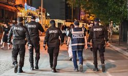 Eskişehir sokaklarında 10 bin kişi denetlendi: Yasaklı madde, silah ve 21 kaçak tespit edildi
