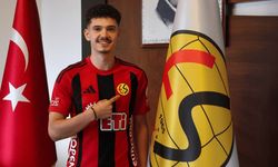 Eskişehirspor'da imzalar art arda geliyor: Eren Damar transferi duyuruldu