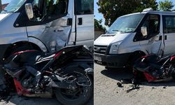 Eskişehir'de motosiklet, dolmuşa çarptı