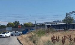 Eskişehir'de belediye otobüsü ve otomobil çapıştı: Ekipler olay yerine sevk edildi