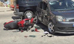 Eskişehir’de motosiklet manevra yapan otomobile çarptı: 1 yaralı