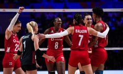 Filenin Sultanları finalde: Set vermeden kazandılar