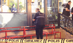 Kebapçıya kurşun yağdırdılar: Yemek yiyen kişiler yaralandı