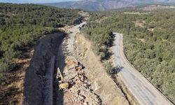 Sarıcakaya yolundaki yıkılan duvar tamir edildi: Yol çalışmaları devam ediyor