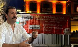Yalaz'dan 15 Temmuz pankartı tepkisi: "Valiliğin pankartını neden AK Partililer asıyor?"