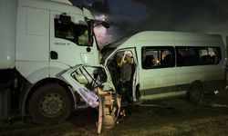 İşçi servisi ile tır çarpıştı: 1 ölü, 15 yaralı