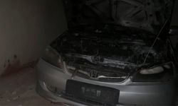 Eskişehir'de apartman garajında yangın: Bina tahliye edildi, otomobil kullanılmaz hale geldi