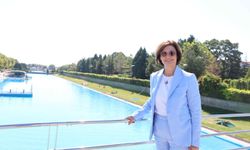Ayşe Ünlüce, Kentpark Yapay Plajı'nda vatandaşlarla buluştu
