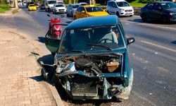 Eskişehir Çevre Yolu'nda makas attılar: Otomobil kamyonete çarptı!