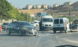Eskişehir'de 2 araç çarpıştı: Trafik kilitlendi