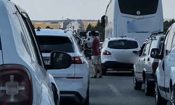 Eskişehir yolunda trafik kilitlendi: Uzun araç kuyrukları oluştu