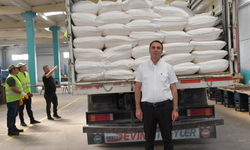 Eskişehir'de belediye ürettiği 700 çuval unu vatandaşlara dağıttı