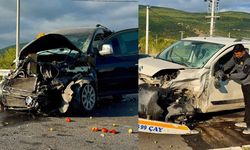 Kavşakta feci kaza: 1 ölü 4 yaralı