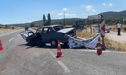 İki otomobil çarpıştı: Ölü ve yaralılar var